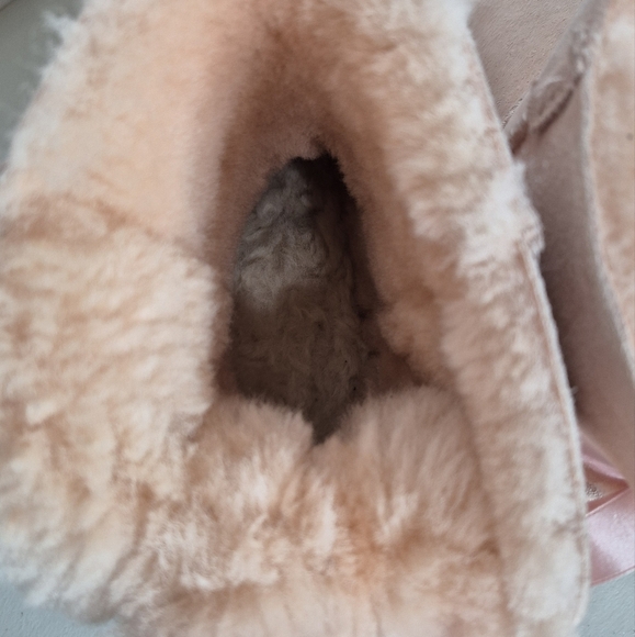 UGG Australian Pink Merino Sheepskin Platform Mini Boots with Silk Bow - Size 9 - Picture 13 of 16